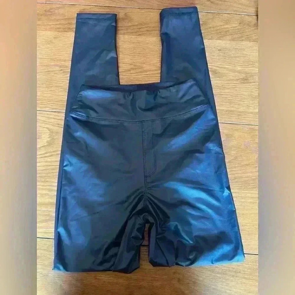 Offline by Aerie Real Luxe Faux Leather Hi-Rise Legging Blue Women’s M NWT - Picture 3 of 6